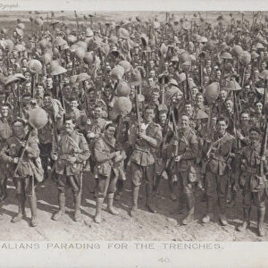 Australians parading for the trenches, 23 July 1916 (b / w photo)