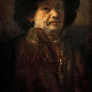 Autoportrait en manteau de fourrure avec une chaine en or et boucle d