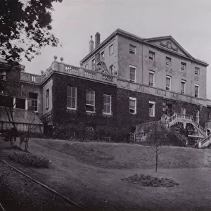 Clifton Hill House, dated 1747, now one of the Residential Colleges for Women (b / w photo)