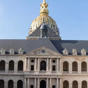 The facade from the court of the Invalides, Paris, 2017 (photograph)