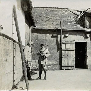 First World War (1914-1918): General Alby's visit to the command post of the Laroque farm near Roye sur Matz (Roye-sur-Matz, Oise). 17/05/1915