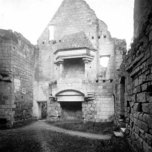 France, Centre, Indre-et-Loire (37), Chinon: Chateau, the ruins of the royal houses, 1900