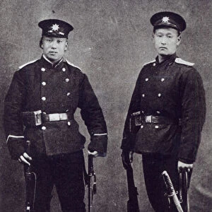 Government soldiers in Tianjin (b / w photo)