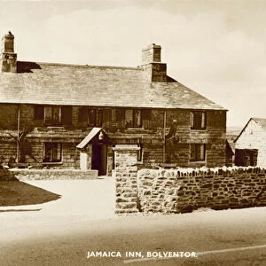 Jamaica Inn, Bolventor, Cornwall, famous for being associated with Cornish smuggling and celebrated in the book of the same name by Daphne Du Maurier (b / w photo)