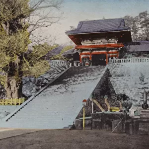 Japan, c. 1912: Hachiman Temple, dedicated for the god of war founded at the end of 12th century, Kamakura (photo)