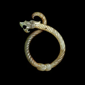 Knotted dragon pendant, 3rd century BC (jade)
