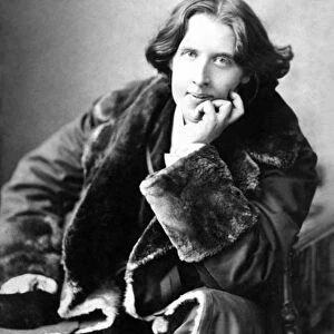 Oscar Wilde in his favourite coat, 1882