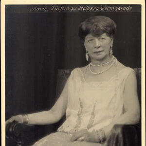 Photo Ak Marie Furstin zu Stolberg Wernigerode, seat portrait, pearl necklace (b / w photo)