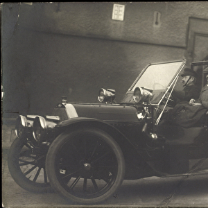 Photo Ak Right behind Ernst Ludwig von Hesse Darmstadt, Automobile (b / w photo)