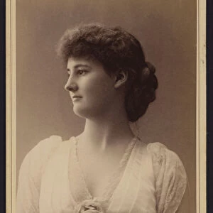 Portrait, Duchess of Leinster (b / w photo)