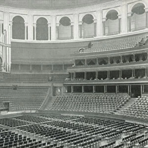 Royal Albert Hall, the Interior (b / w photo)
