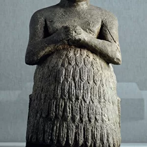 Statue of the priest and scribe Dudu de Lagash. c. 2600 BC (Diorite sculpture)