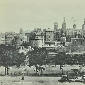 Tower of London, Tower Hill, 1890 (b / w photo)