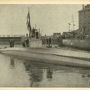 UC-5, German First World War minelaying submarine (b / w photo)