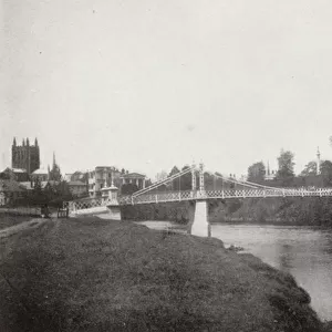 The Victoria Bridge, Hereford (b / w photo)