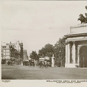 Wellington Arch and Quadriga, Hyde Park Corner (photo)