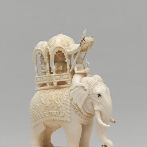 White king piece from a chess set, made in Berhampur, India, c. 1820 (ivory)