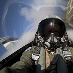 View from the cockpit of an F-16 Block 30 pulling G s