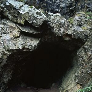 Avelines hole, a paleolithic cave dwelling, 12000 BC