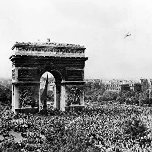 Celebrating the liberation of Paris, 26 August 1944