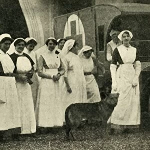 The Duchess of Westminster with nurses, Le Touquet, First World War, 1914, (c1920)