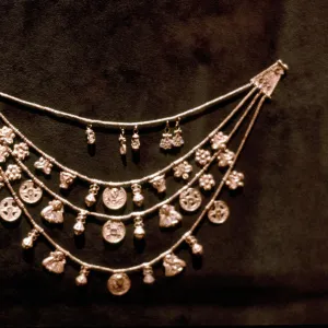 Phoenician gold jewellery, 5th century BC