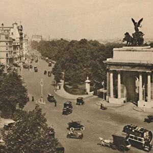 Piccadilly and the Quadriga of Constitution Hill, c1935. Creator: Unknown
