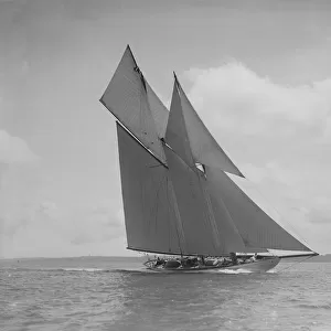 The schooner Suzanne under sail, 1911. Creator: Kirk & Sons of Cowes