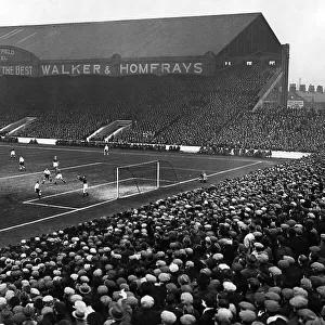 Manchester City v Portsmouth at Maine Road 1936
