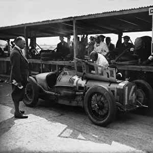 1926 British Grand Prix. Brooklands, Great Britain. 7th August 1926. Robert Senechal/Louis Wagner (Delage 155B), 1st position, in the pits, action. World Copyright: LAT Photographic. Ref: Autocar Glass Plate A6539