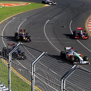 Formula One World Championship: Crash at the start of the race