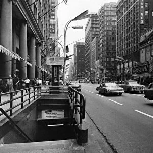 1970s Chicago street scene. P009351