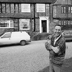 Bob Monkhouse, entertainer pictured outside his house - 08 / 03 / 1989