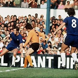 Chelsea v Wolverhampton. Francis Monroe of Wolves and Peter Osgood of Chelsea. 1971