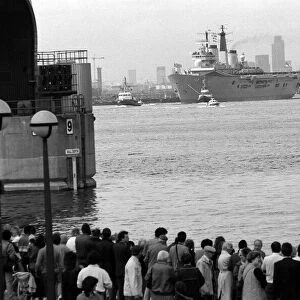 HMS Ark Royal Aircraft Carrier June 1987 at Greenwich Crowds await the arrival of