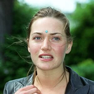 Kate Winslet Actress May 98 Bindi spot on her forhead