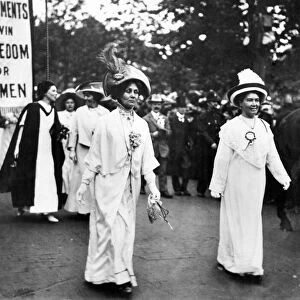 Lady Pethick-Lawrence (right) and Mrs Emmeline Pankhurst lead a Suffragette demonstration