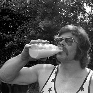 Mike Winch (athelete shot-putter) puts his success down to drinking milk