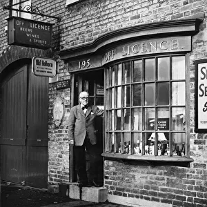 Off Licence on 195 Mill Road, Cambridge, Cambridgeshire in 1963