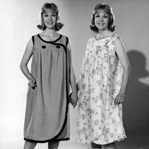 Reveille fashions1962: Baker Twins. Susan and Jennifer Baker July 1962 P011083