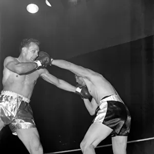 Sport: Boxing. Brian Curvis vs Luis Folledo. Brian Curvis (Swansea) British "