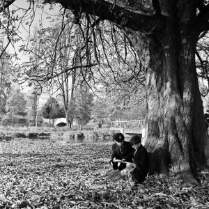 Winter scene in Watford, Hertfordshire. Circa 1950