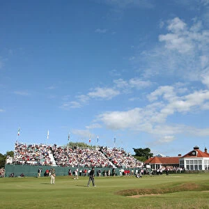 The 18th Green & Clubhouse