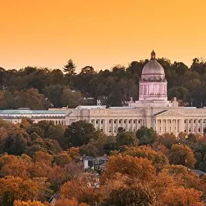 Frankfort, Kentucky, USA with the Kentucky State Capitol at dusk