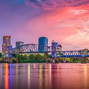 Little Rock, Arkansas, USA skyline on the Arkansas River at dusk