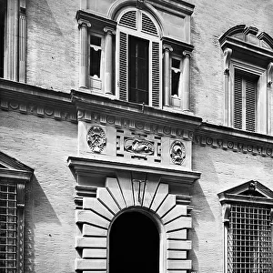 Front door to of Palazzo Budini Gattai, ex Grifoni, ex Riccardi-Mannelli, Florence