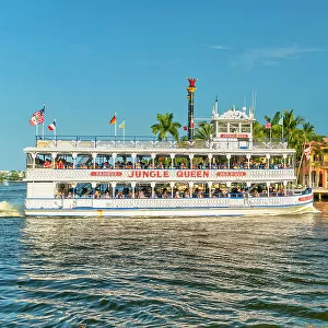 Florida, South Florida, Fort Lauderdale, Venice of America, Jungle Queen Riverboat cruising along the canals