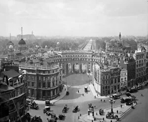 Bedford Lemere Collection (1860s-1944) Collection: Admiralty Arch 1923 BL26970_009