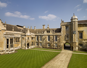 <b class=qtipBold><figcaption>Apethorpe Hall N081052</figcaption></b><br>APETHORPE HALL, Northamptonshire. Main courtyard from the south east.<br><em>© Historic England</em> Apethorpe Hall N081052