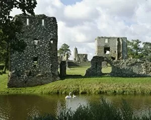 Romantic Ruins Gallery: Baconsthorpe Castle J870287